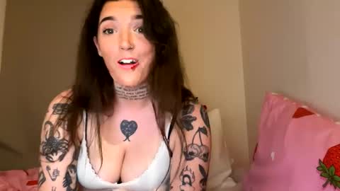 Snapshot of amyyyoxxo chatting on 02-22-25, 06:19 Amyyyoxxo online show from 02-22-25, 06:19