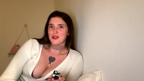 Snapshot of amyyyoxxo chatting on 03-05-25, 08:10 Amyyyoxxo online show from 03-05-25, 08:10