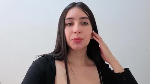 Snapshot of ana_castilo chatting on 10-19-25, 12:39 Ana IG an castillo 1 online show from 10-19-25, 12:39