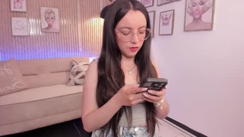 Snapshot of ana_ev chatting on 02-28-26, 04:24 Ana online show from 02-28-26, 04:24