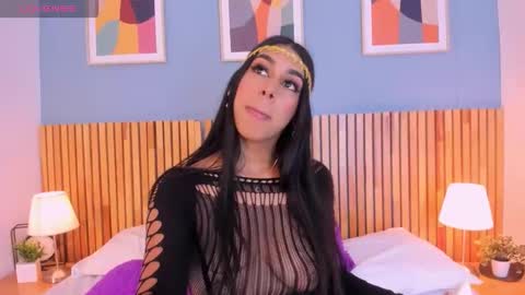 Snapshot of ana_gonzalez chatting on 10-17-25, 08:44 Ana Gonzalez online show from 10-17-25, 08:44