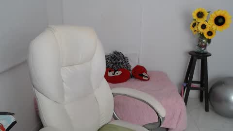  Ana  online show from 11-28-25, 11:29