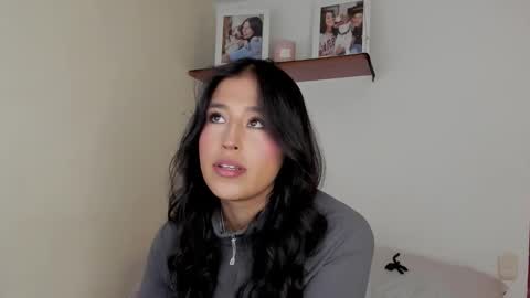 Snapshot of ana_m_ chatting on 02-01-26, 03:27 Ana online show from 02-01-26, 03:27