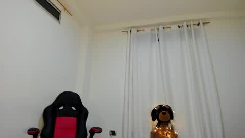 Ana online show from 04-30-26, 01:34