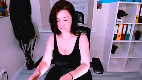 Ana online show from 10-30-25, 10:16