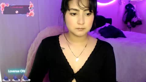 Snapshot of ana_ricciardi chatting on 10-12-25, 08:19 Ana Ricciardi online show from 10-12-25, 08:19