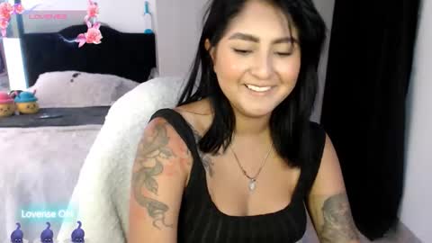 Snapshot of ana_ricciardi chatting on 12-05-25, 05:20 Ana Ricciardi online show from 12-05-25, 05:20