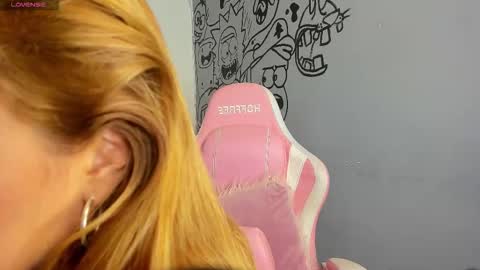 Snapshot of ana_star_ chatting on 01-09-26, 11:06 ana_star_ online show from 01-09-26, 11:06