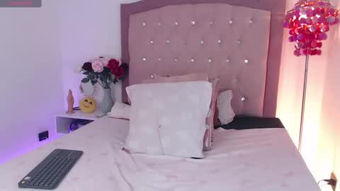 Ana Moon  online show from 09-15-25, 04:34