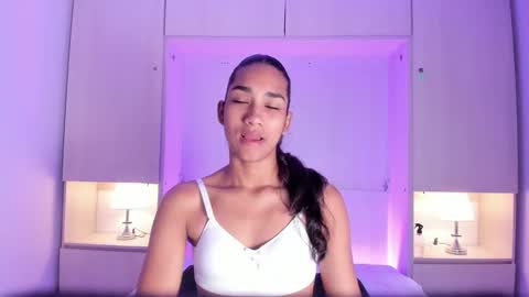 anaacollins_ online show from 03-06-26, 11:39