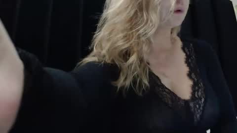 Snapshot of anabeatrice29 chatting on 11-20-25, 12:00 Ana online show from 11-20-25, 12:00