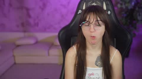 Snapshot of anabel2054 chatting on 06-25-26, 06:29 Sweet girls online show from 06-25-26, 06:29