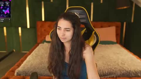 Snapshot of anabel2054 chatting on 07-07-26, 07:23 Sweet girls online show from 07-07-26, 07:23