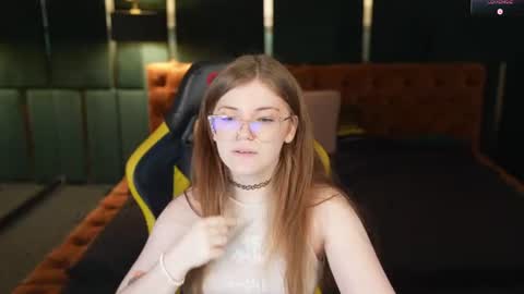 Snapshot of anabel2054 chatting on 07-18-26, 11:03 Sweet girls online show from 07-18-26, 11:03