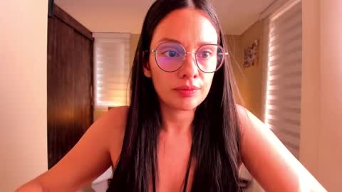 Snapshot of anabel_25 chatting on 01-20-25, 04:45 Anabel online show from 01-20-25, 04:45