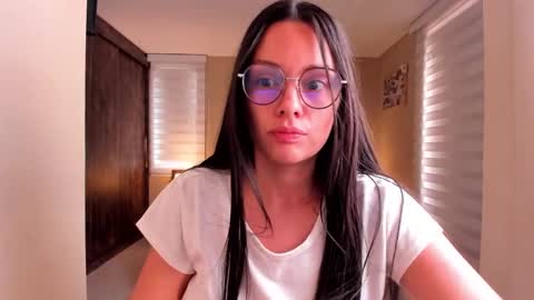 Snapshot of anabel_25 chatting on 01-21-25, 05:09 Anabel online show from 01-21-25, 05:09