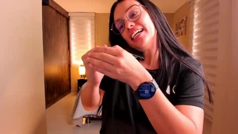 Snapshot of anabel_25 chatting on 01-24-25, 04:17 Anabel online show from 01-24-25, 04:17