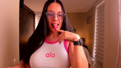 Snapshot of anabel_25 chatting on 01-26-25, 01:36 Anabel online show from 01-26-25, 01:36