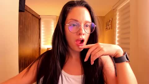 Snapshot of anabel_25 chatting on 01-28-25, 07:53 Anabel online show from 01-28-25, 07:53