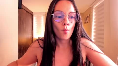 Snapshot of anabel_25 chatting on 01-31-25, 04:48 Anabel online show from 01-31-25, 04:48