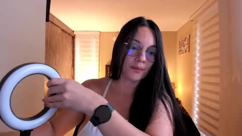 Snapshot of anabel_25 chatting on 02-26-25, 10:31 Anabel online show from 02-26-25, 10:31