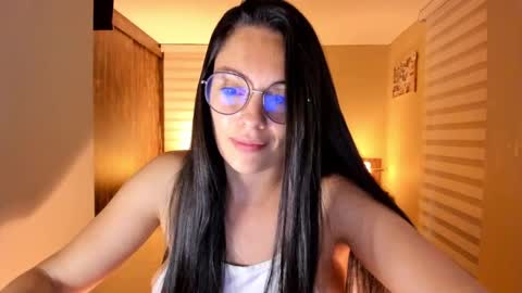 Snapshot of anabel_25 chatting on 02-27-25, 10:42 Anabel online show from 02-27-25, 10:42