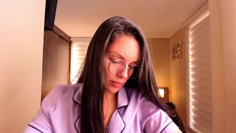Snapshot of anabel_25 chatting on 02-28-25, 01:14 Anabel online show from 02-28-25, 01:14