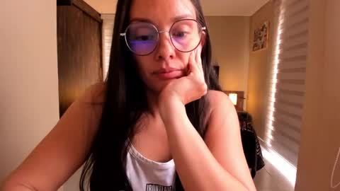 Snapshot of anabel_25 chatting on 03-03-25, 03:31 Anabel online show from 03-03-25, 03:31