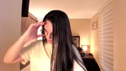 Snapshot of anabel_25 chatting on 03-05-25, 10:32 Anabel online show from 03-05-25, 10:32