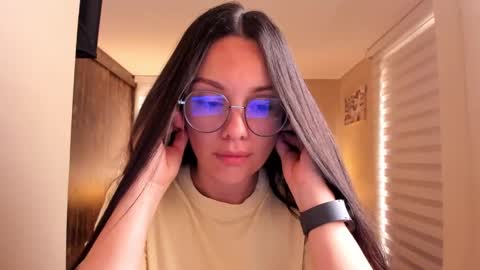 Snapshot of anabel_25 chatting on 03-10-25, 06:12 Anabel online show from 03-10-25, 06:12