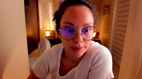 Snapshot of anabel_25 chatting on 10-21-25, 05:24 Anabel online show from 10-21-25, 05:24