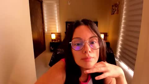 Snapshot of anabel_25 chatting on 10-22-25, 04:18 Anabel online show from 10-22-25, 04:18