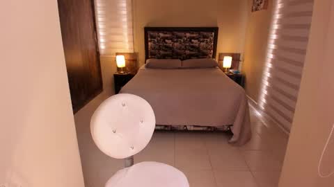 Snapshot of anabel_25 chatting on 11-19-25, 06:52 Anabel online show from 11-19-25, 06:52