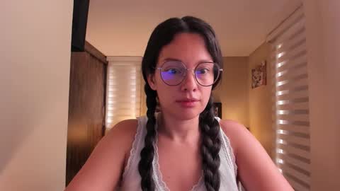 Snapshot of anabel_25 chatting on 11-28-25, 01:03 Anabel online show from 11-28-25, 01:03