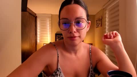 Snapshot of anabel_25 chatting on 12-20-25, 12:45 Anabel online show from 12-20-25, 12:45