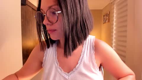 Snapshot of anabel_25 chatting on 12-22-25, 12:24 Anabel online show from 12-22-25, 12:24