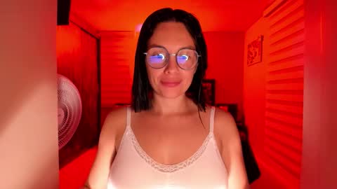 Snapshot of anabel_25 chatting on 12-23-25, 01:03 Anabel online show from 12-23-25, 01:03