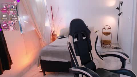 ANABEL WOLF  online show from 11-23-25, 05:24