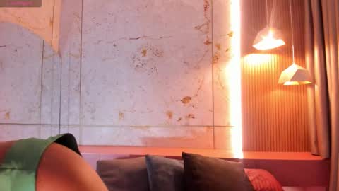 Anna online show from 09-19-25, 08:53