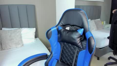 Snapshot of anagil_ chatting on 04-29-26, 02:43 A N A online show from 04-29-26, 02:43