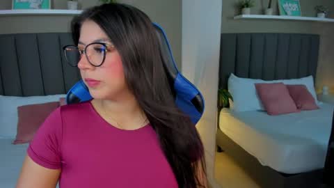 Snapshot of anagil_ chatting on 05-19-26, 02:34 A N A online show from 05-19-26, 02:34