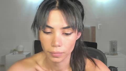 Snapshot of anahenao chatting on 04-21-26, 01:42 Ana Henao or Annie... Follow me ahenaocb Insta X online show from 04-21-26, 01:42