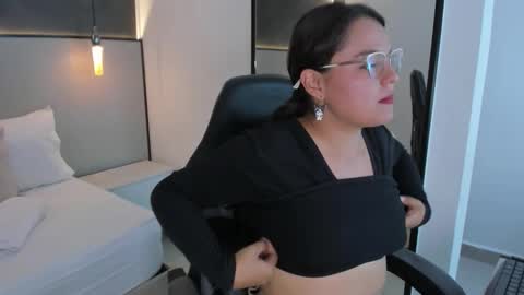 Snapshot of anahi_amery chatting on 12-16-25, 07:30 A N A H I online show from 12-16-25, 07:30