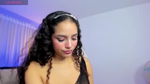 Snapshot of anahi_curlie1 chatting on 01-10-25, 03:18 Anahi Curlie online show from 01-10-25, 03:18