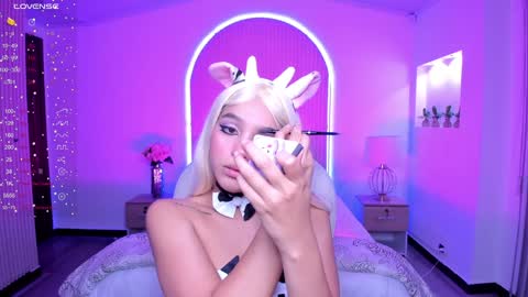 Snapshot of anahi_curlie1 chatting on 01-21-25, 03:59 Anahi Curlie online show from 01-21-25, 03:59