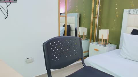 Anahi  online show from 10-06-25, 07:33