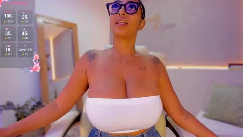 Ana online show from 02-10-25, 01:22