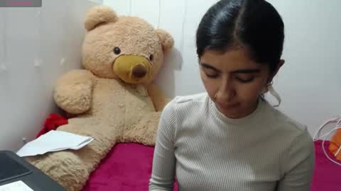 Snapshot of anahibrowns95 chatting on 02-06-26, 11:08 Anahi Browns online show from 02-06-26, 11:08