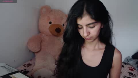 Snapshot of anahibrowns95 chatting on 02-19-26, 06:15 Anahi Browns online show from 02-19-26, 06:15