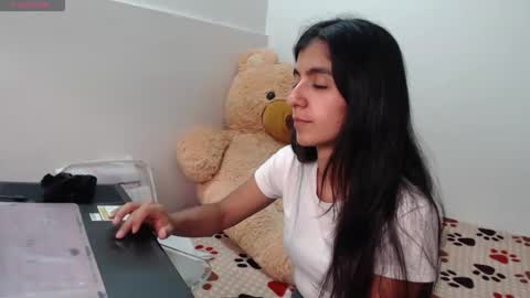 Snapshot of anahibrowns95 chatting on 03-05-26, 08:27 Anahi Browns online show from 03-05-26, 08:27